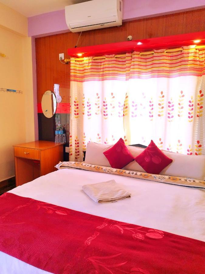 Hotel National Park- A Peaceful Family Home Where You Can Stay Peace And Enjoy And Organize The Wildlife Safari チトワン エクステリア 写真