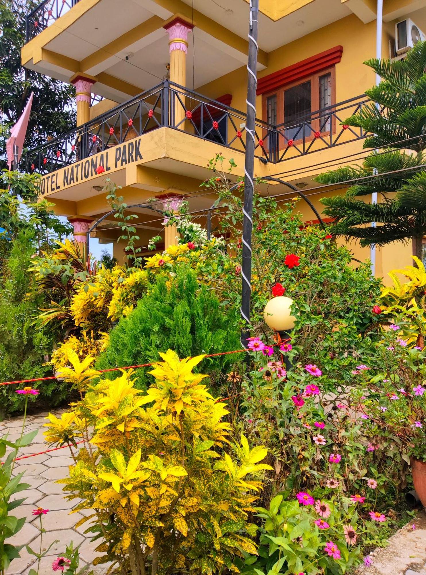 Hotel National Park- A Peaceful Family Home Where You Can Stay Peace And Enjoy And Organize The Wildlife Safari チトワン エクステリア 写真