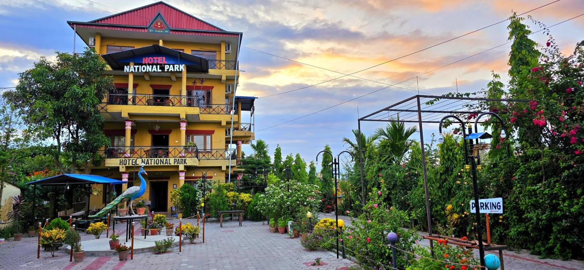 Hotel National Park- A Peaceful Family Home Where You Can Stay Peace And Enjoy And Organize The Wildlife Safari チトワン エクステリア 写真